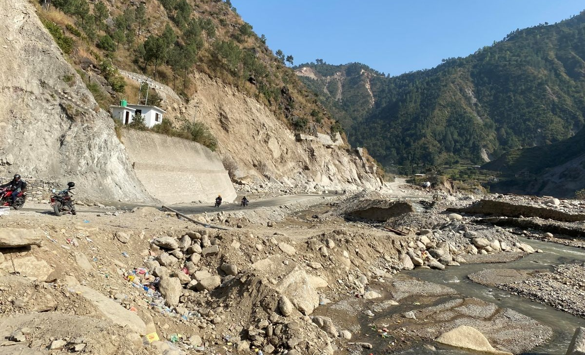 बीपी राजमार्गको क्षतिग्रस्त खण्ड स्थायी रूपमा पुनर्निर्माण गरिँदै